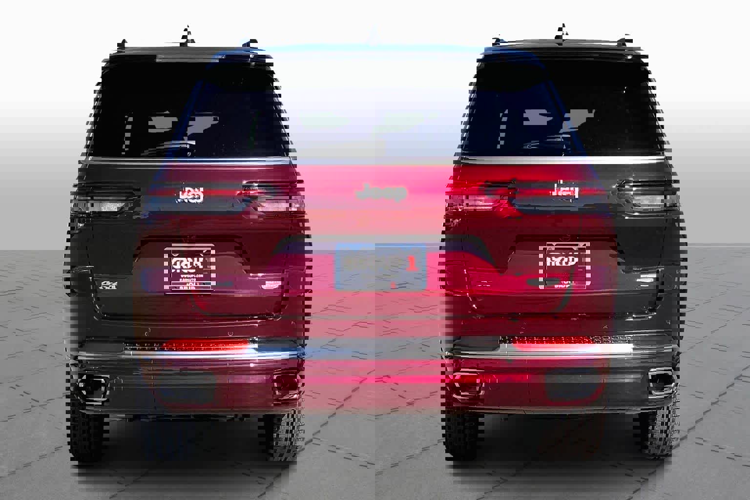 Used 2025 Jeep Grand Cherokee L Summit image 4