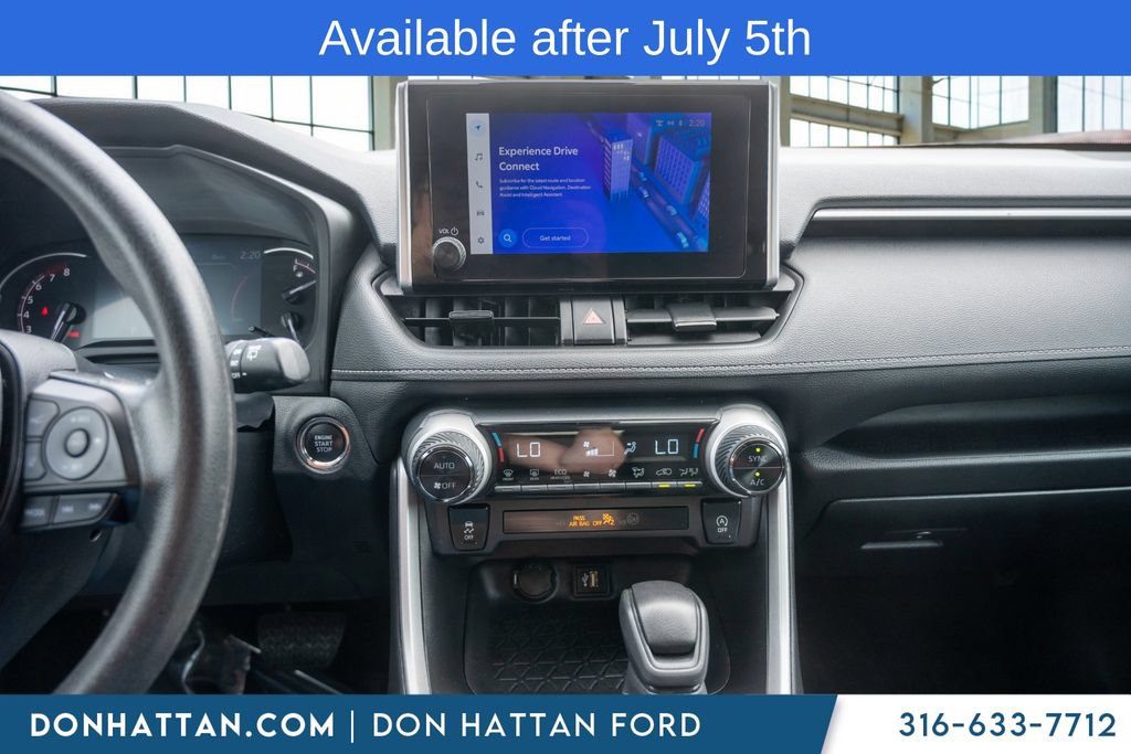 Used 2024 Toyota RAV4 XLE FWD image 9