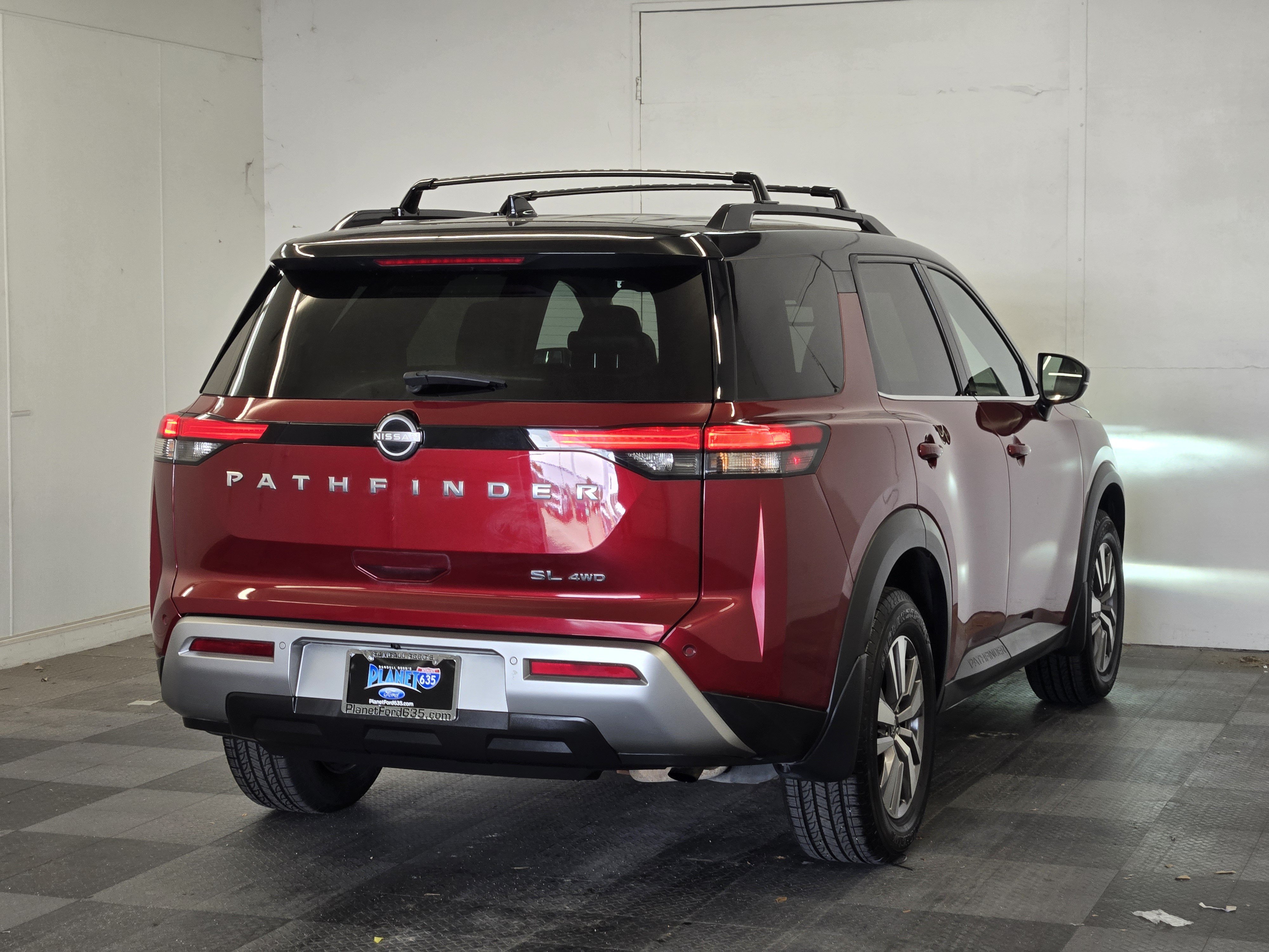 Used 2022 Nissan Pathfinder SL AWD/4WD image 7