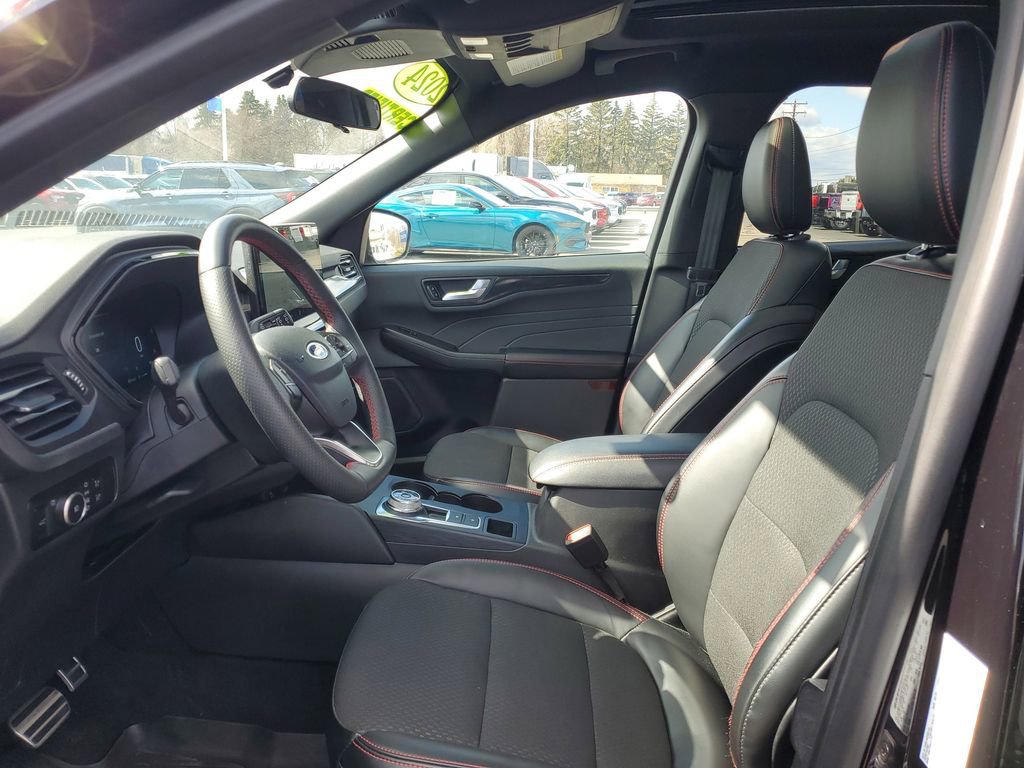 Certified 2024 Ford Escape ST-Line Select w/ Tech Pack #2 image 8