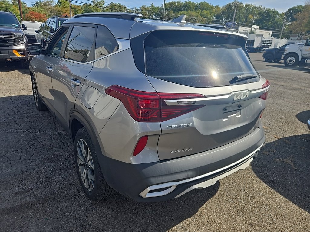 Used 2022 Kia Seltos EX AWD/4WD image 8