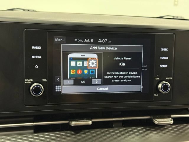 Used 2023 Kia Carnival LX FWD image 27