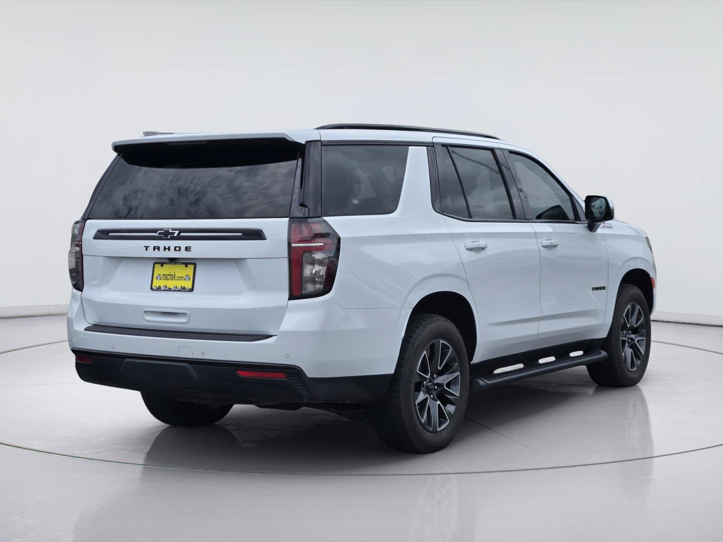 Used 2023 Chevrolet Tahoe Z71 w/ Luxury Package AWD/4WD image 14