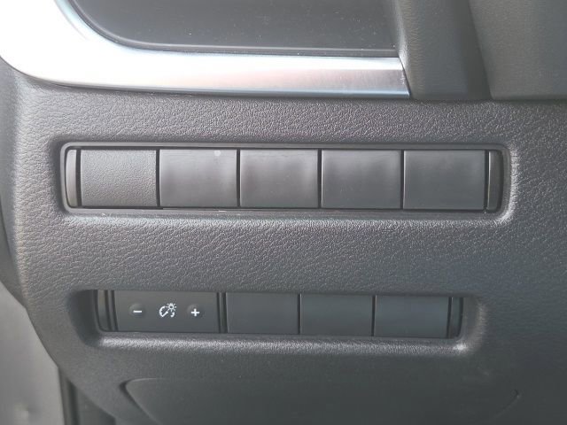 Used 2021 Nissan Rogue S image 24