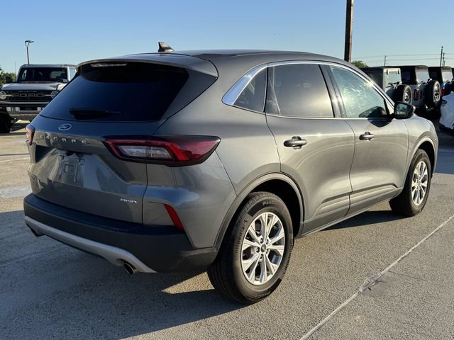 Certified 2024 Ford Escape Active AWD/4WD image 3