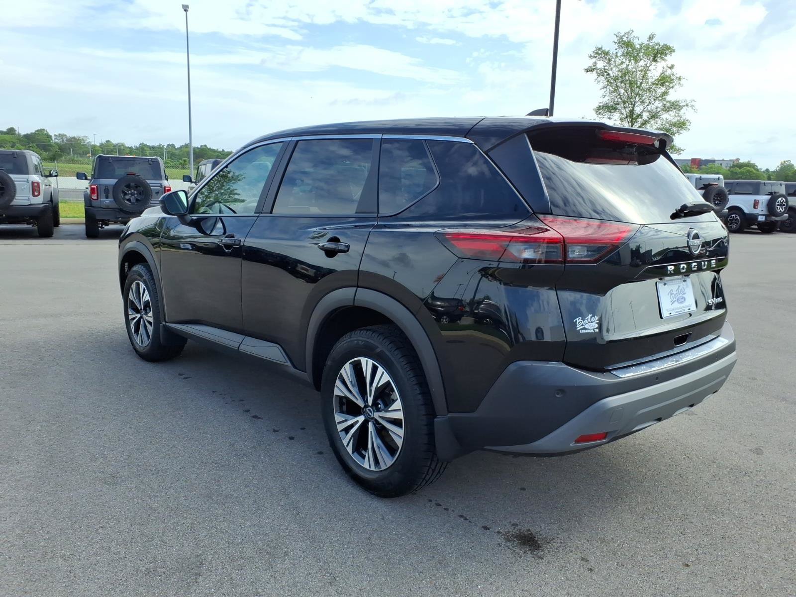 Used 2022 Nissan Rogue SV AWD/4WD image 5