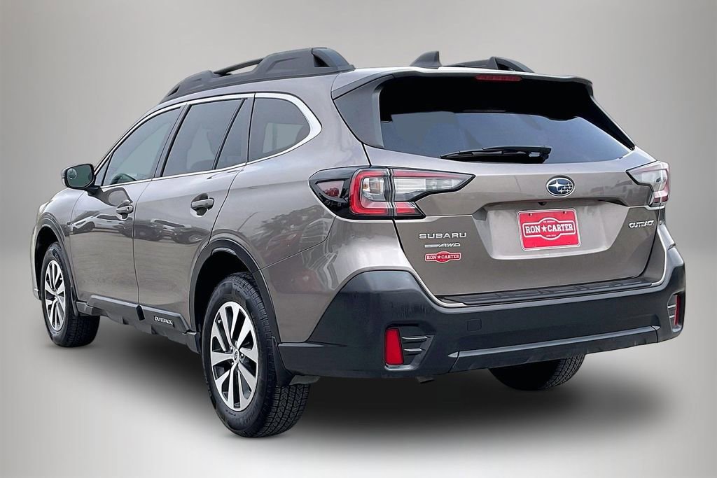 Used 2022 Subaru Outback Premium image 2