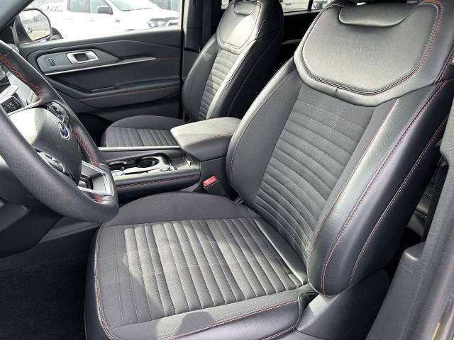 Certified 2025 Ford Explorer ST-Line w/ ST-Line Street Pack image 16
