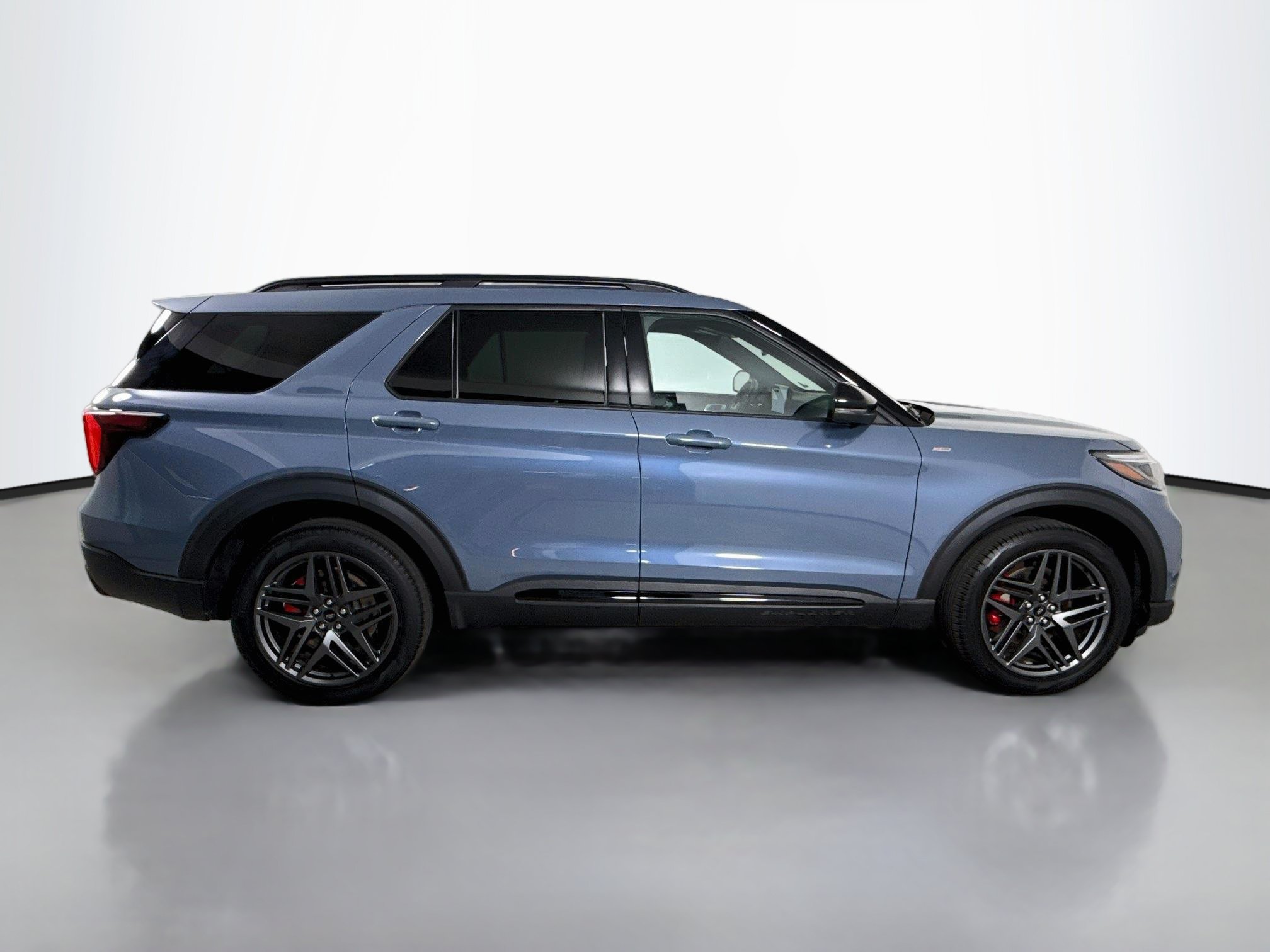 Certified 2025 Ford Explorer ST-Line w/ ST-Line Street Pack AWD/4WD image 8