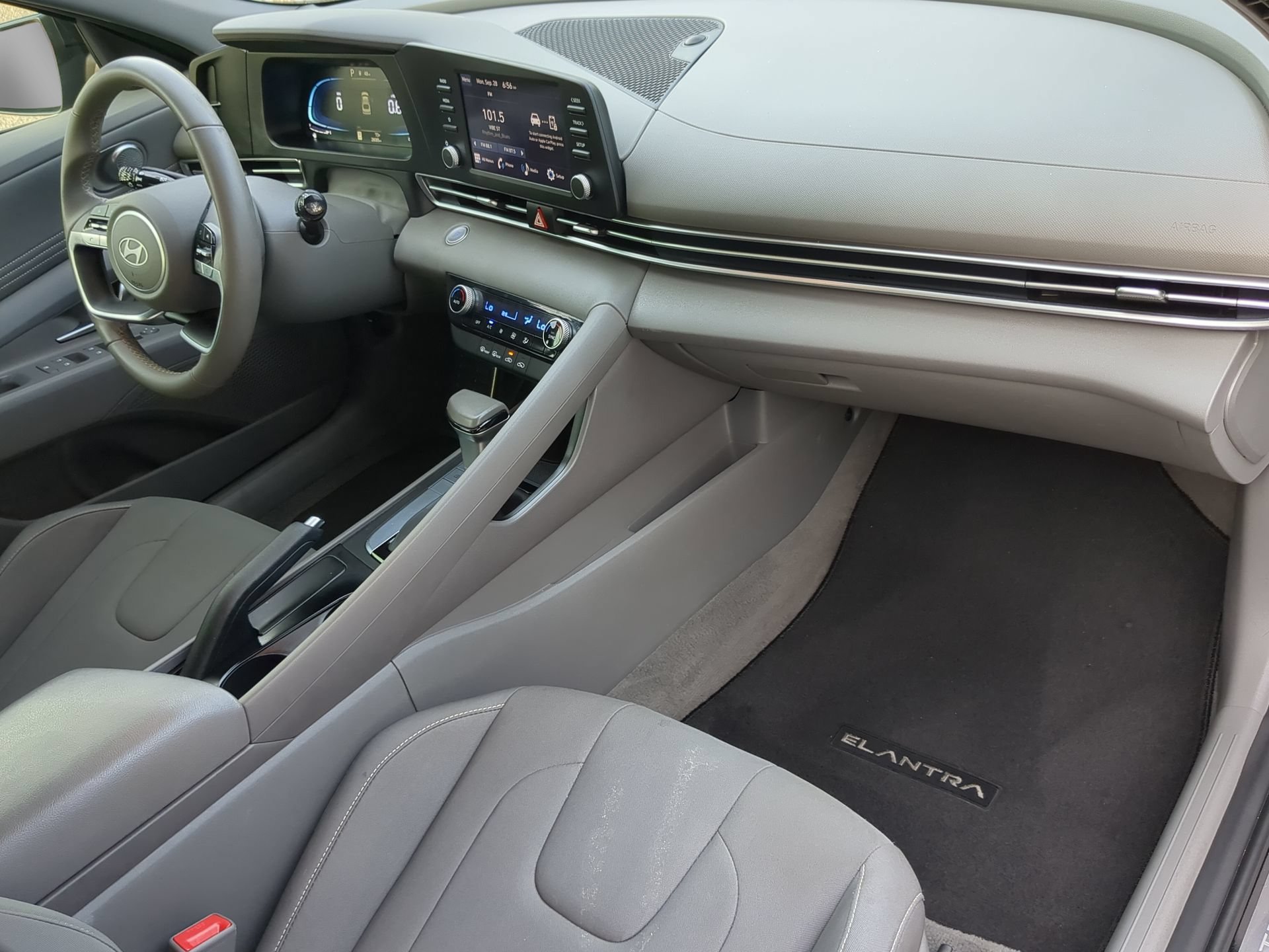 Used 2025 Hyundai Elantra Sport FWD image 47