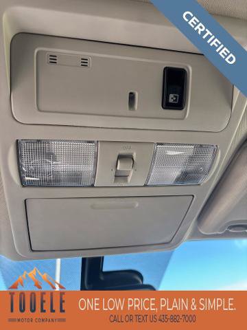 Used 2018 Nissan Titan SV w/ SV Convenience Package AWD/4WD image 23