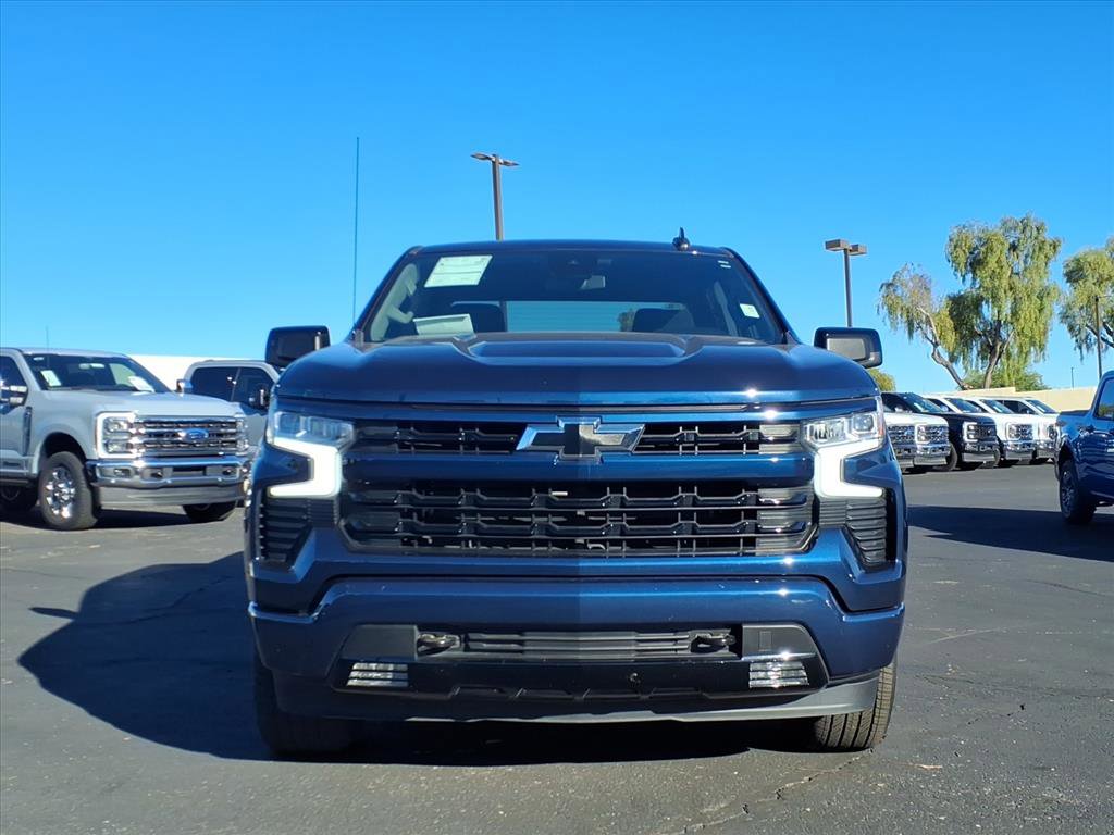 Used 2023 Chevrolet Silverado 1500 RST image 2