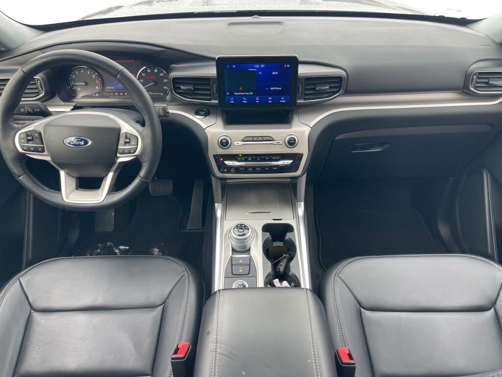 Certified 2022 Ford Explorer XLT w/ Equipment Group 202A image 27