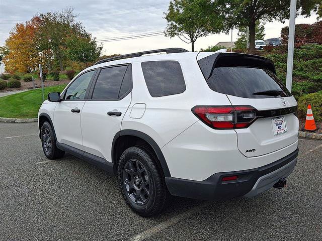 Used 2025 Honda Pilot TrailSport image 22