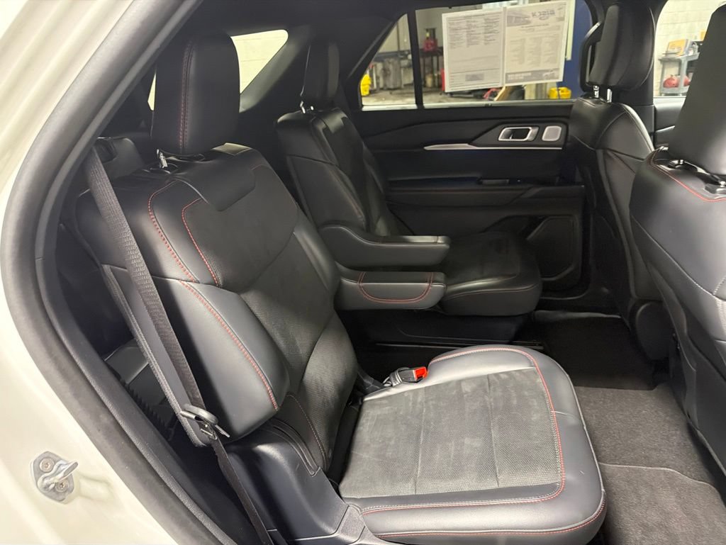 Certified 2025 Ford Explorer ST AWD/4WD image 10
