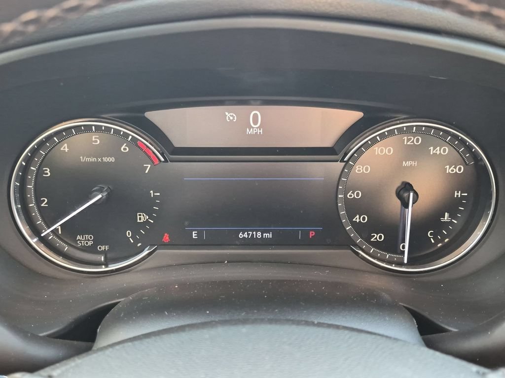 Used 2019 Cadillac XT4 Luxury w/ Cold Weather Package FWD image 11