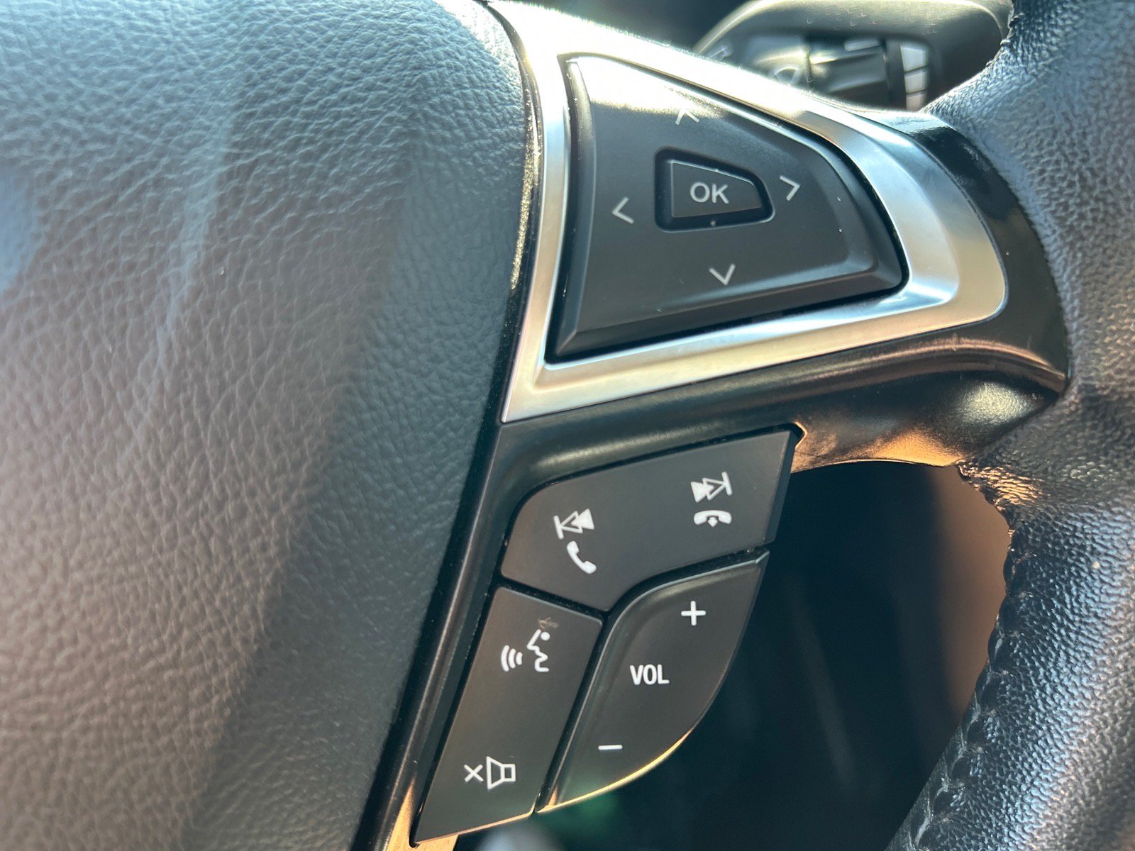 Certified 2024 Ford Edge SEL AWD/4WD image 25