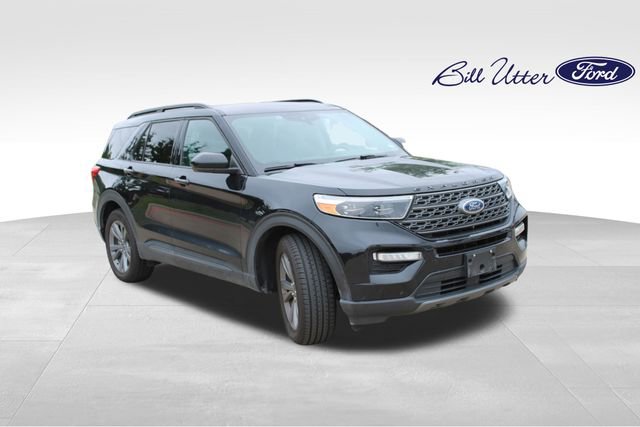 Certified 2022 Ford Explorer XLT w/ Equipment Group 202A RWD image 3