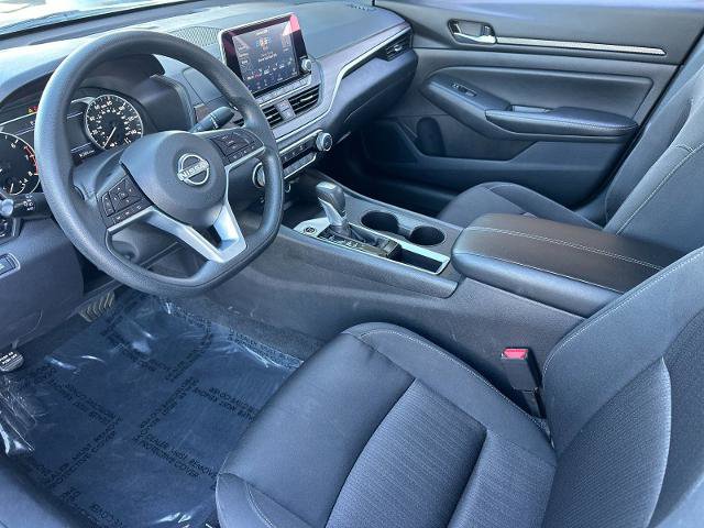 Used 2025 Nissan Altima 2.5 SV FWD image 9