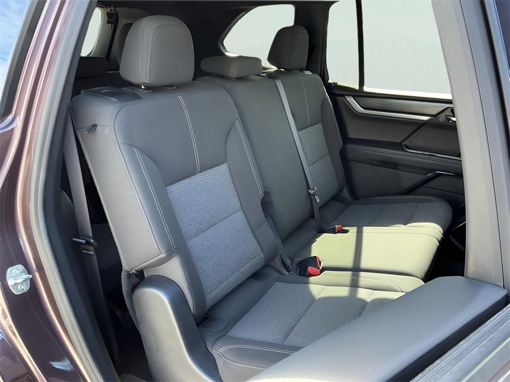 Used 2025 GMC Acadia Elevation image 20