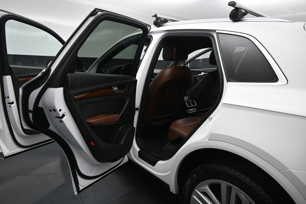 Used 2018 Audi Q5 2.0T Premium Plus w/ Premium Plus Package AWD/4WD image 17