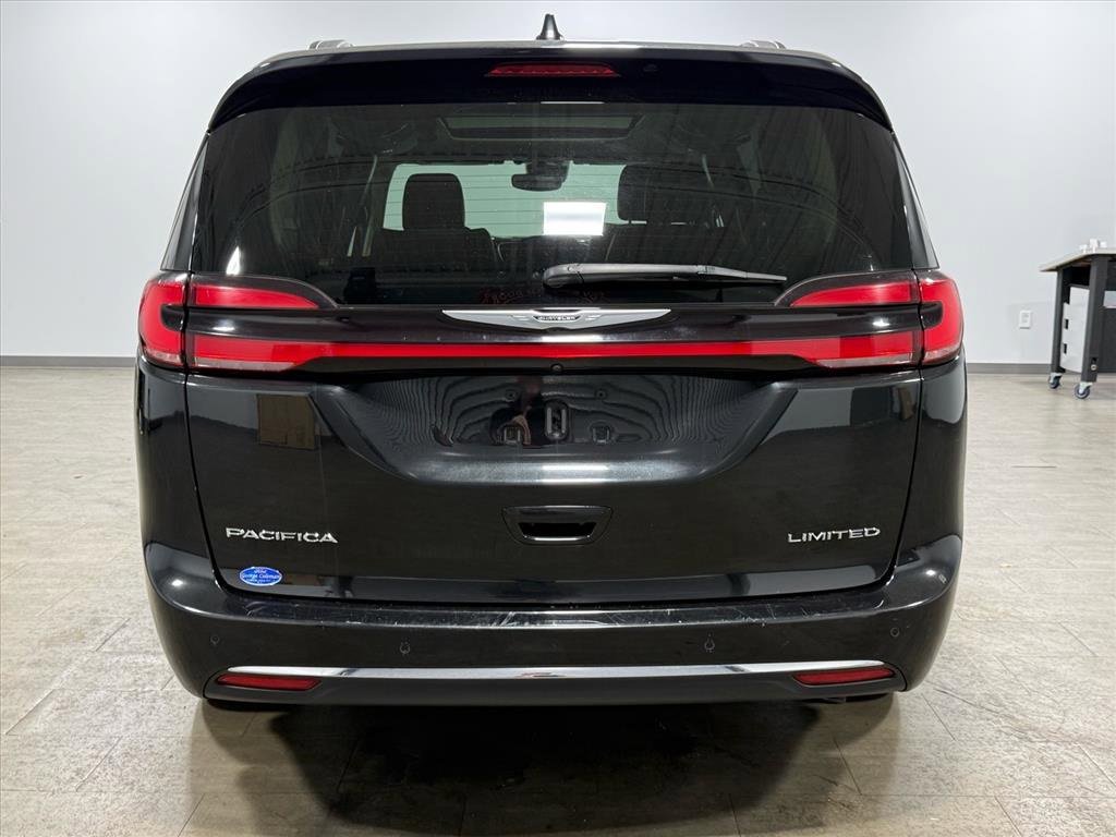 Used 2022 Chrysler Pacifica Limited image 5