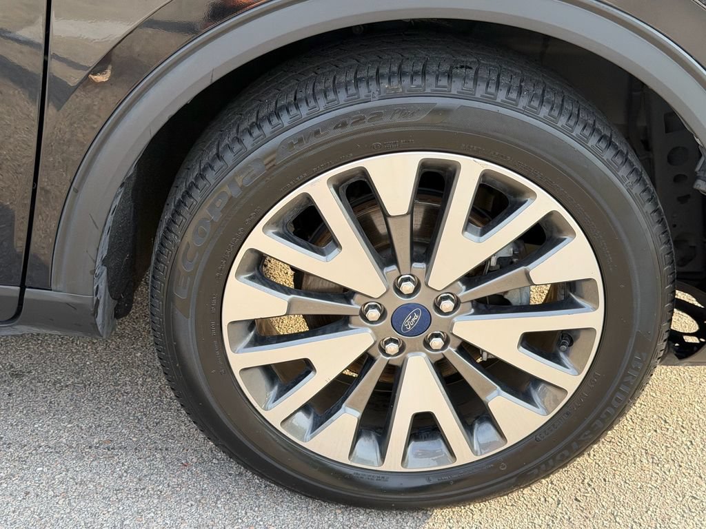 Certified 2020 Ford Escape Titanium AWD/4WD image 19