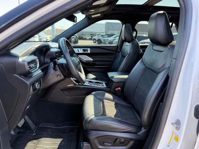 Certified 2024 Ford Explorer ST w/ Equipment Group 401A image 27