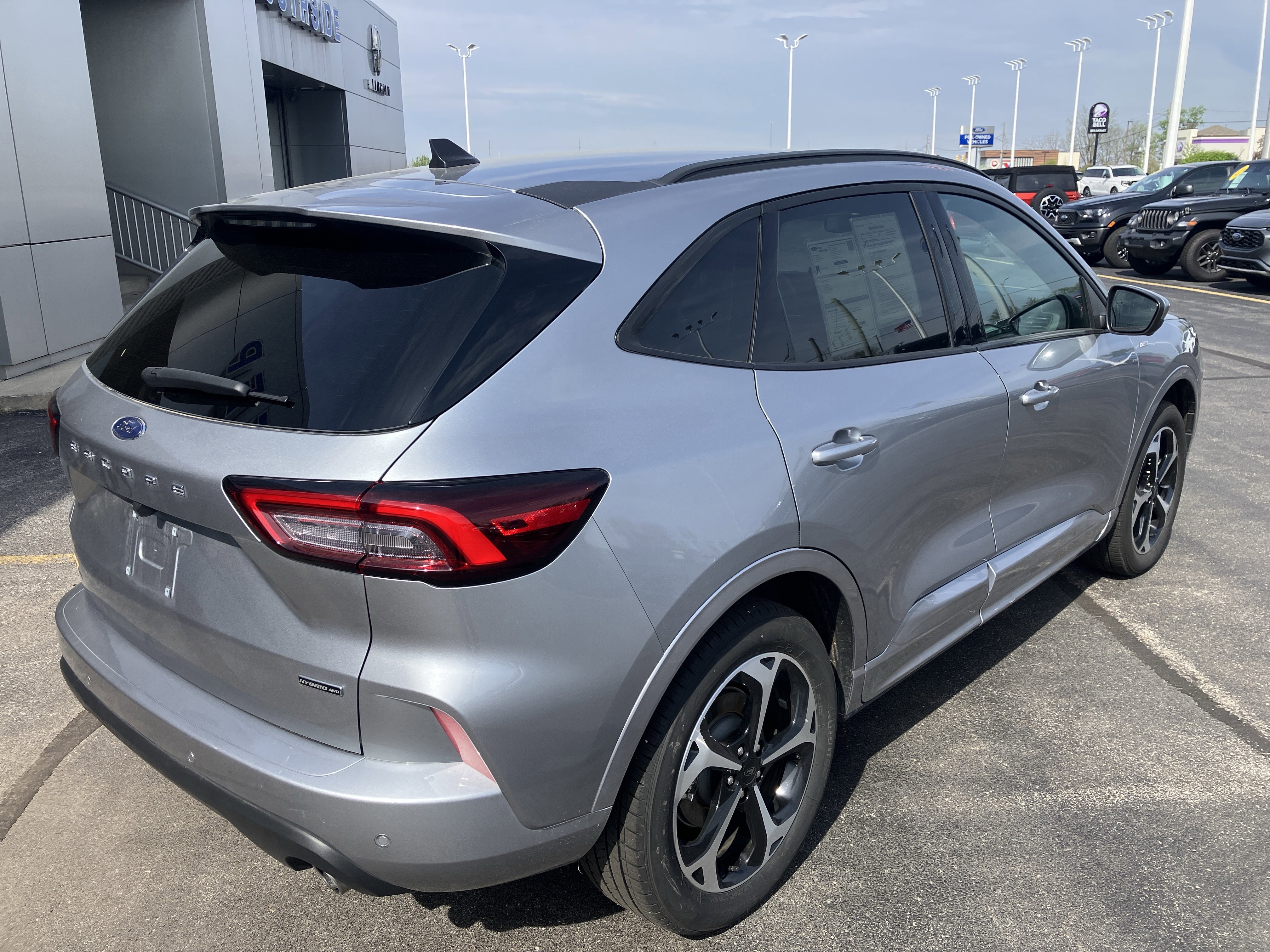 Certified 2024 Ford Escape ST-Line Elite AWD/4WD image 5