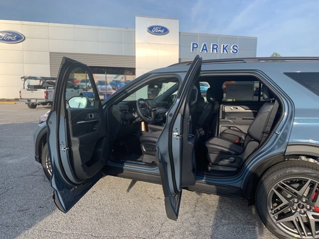 Certified 2026 Ford Explorer ST-Line w/ ST-Line Street Pack AWD/4WD image 19