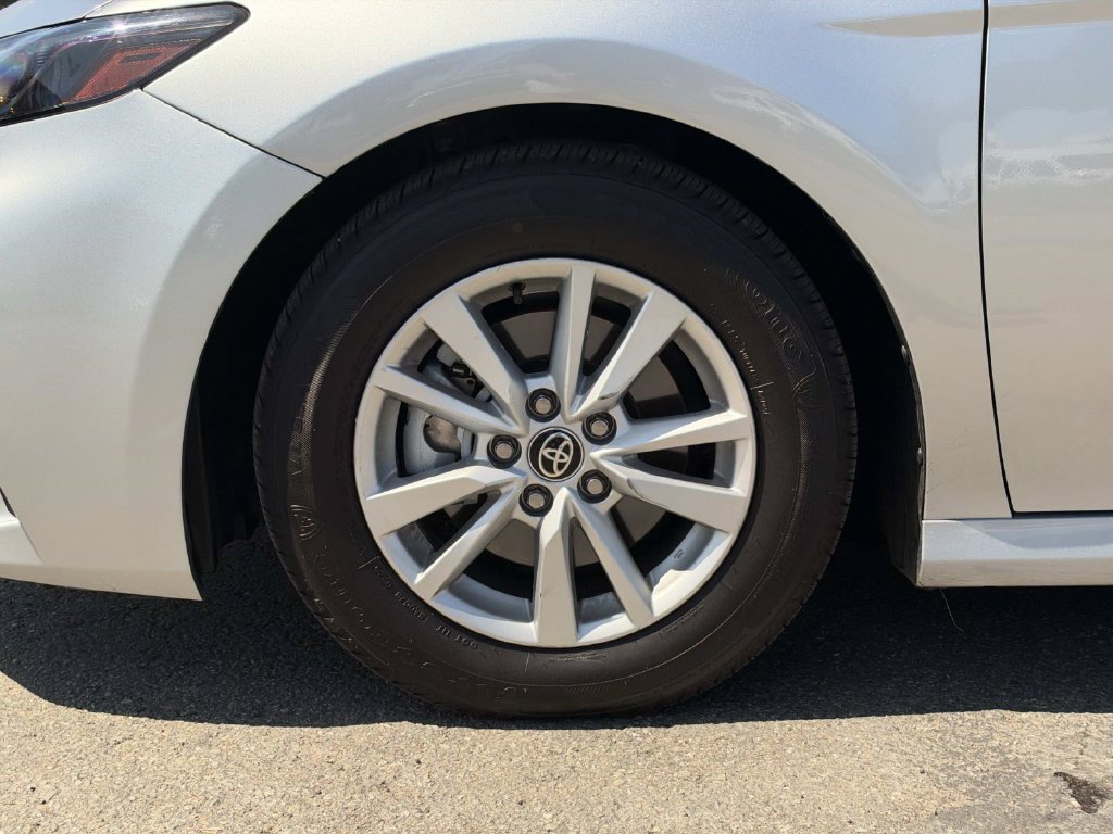 Used 2026 Toyota Camry LE FWD image 29