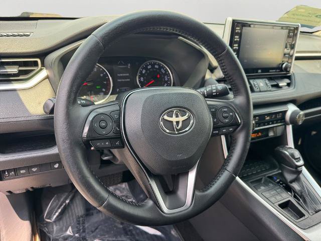 Used 2019 Toyota RAV4 XLE Premium w/ Cold Weather Package AWD/4WD image 17