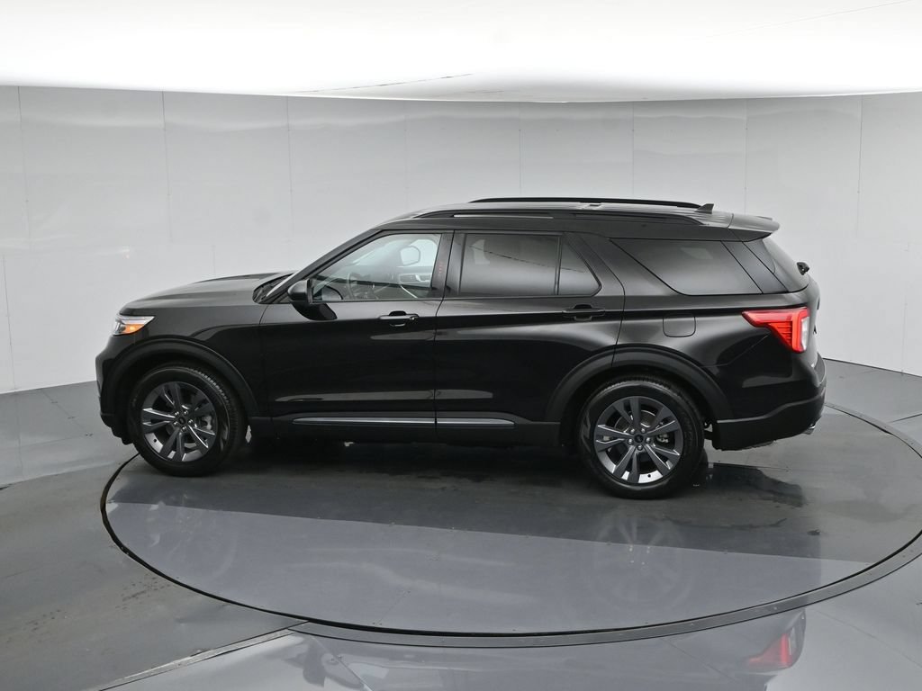 Certified 2023 Ford Explorer XLT w/ Equipment Group 202A RWD image 57