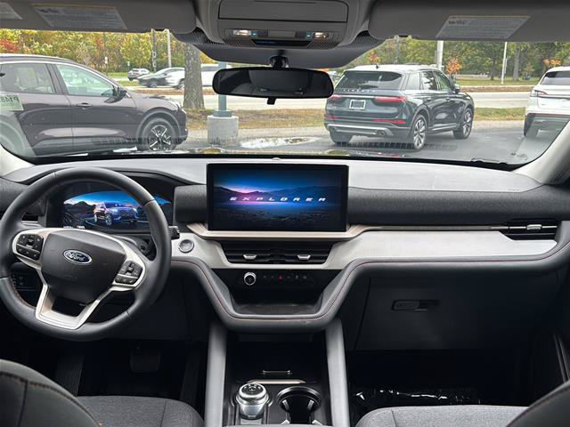 Certified 2025 Ford Explorer Active AWD/4WD image 28