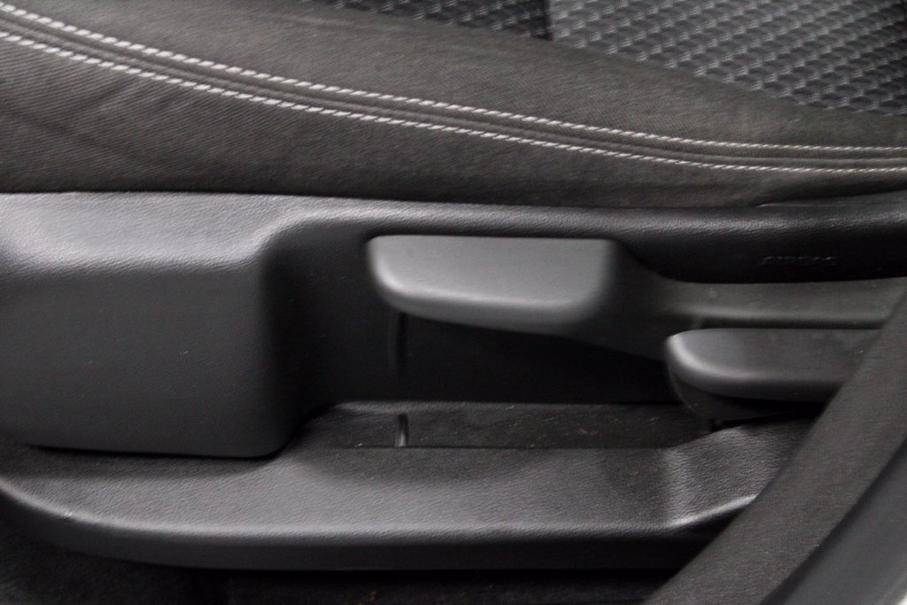 Used 2023 GMC Terrain SLE FWD image 24