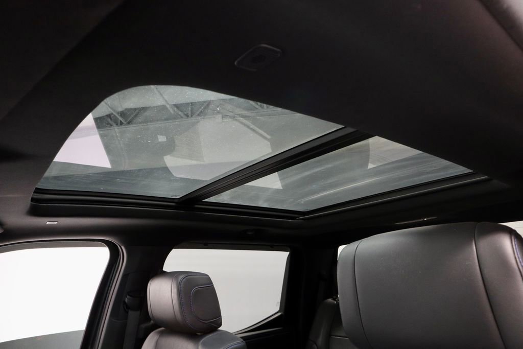 Used 2024 Toyota Tundra Platinum AWD/4WD image 37