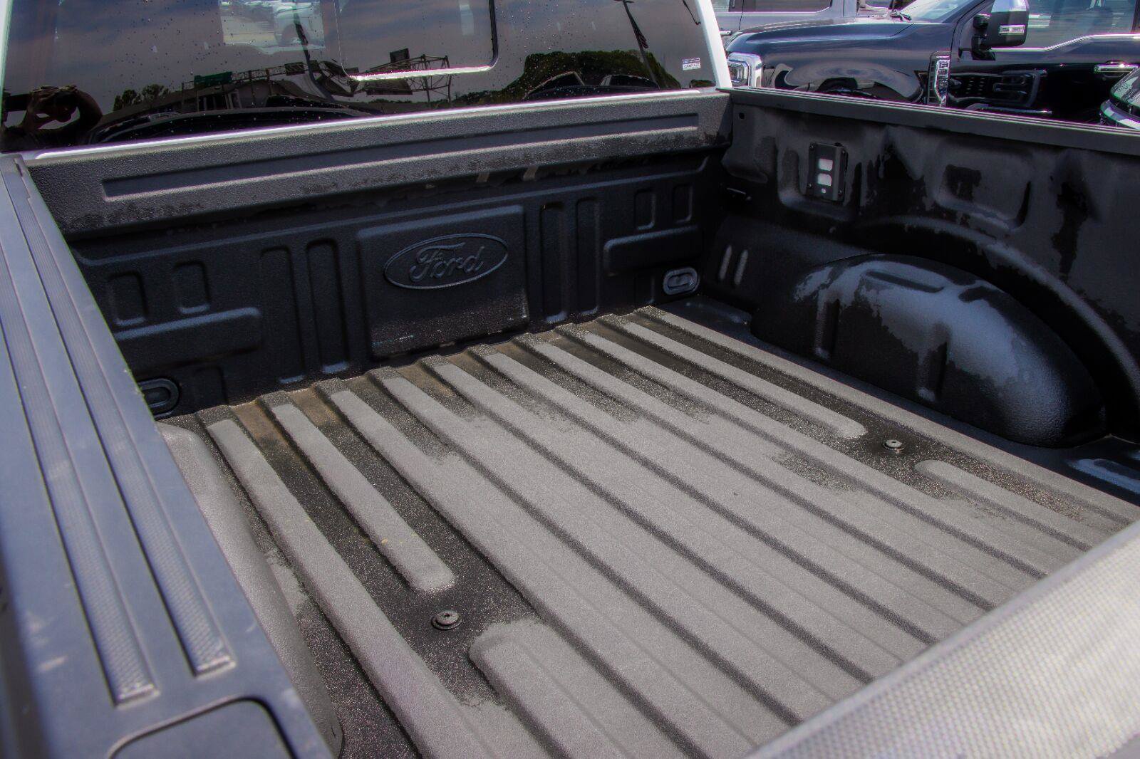 Certified 2025 Ford F150 Lariat w/ Equipment Group 501A Mid AWD/4WD image 5
