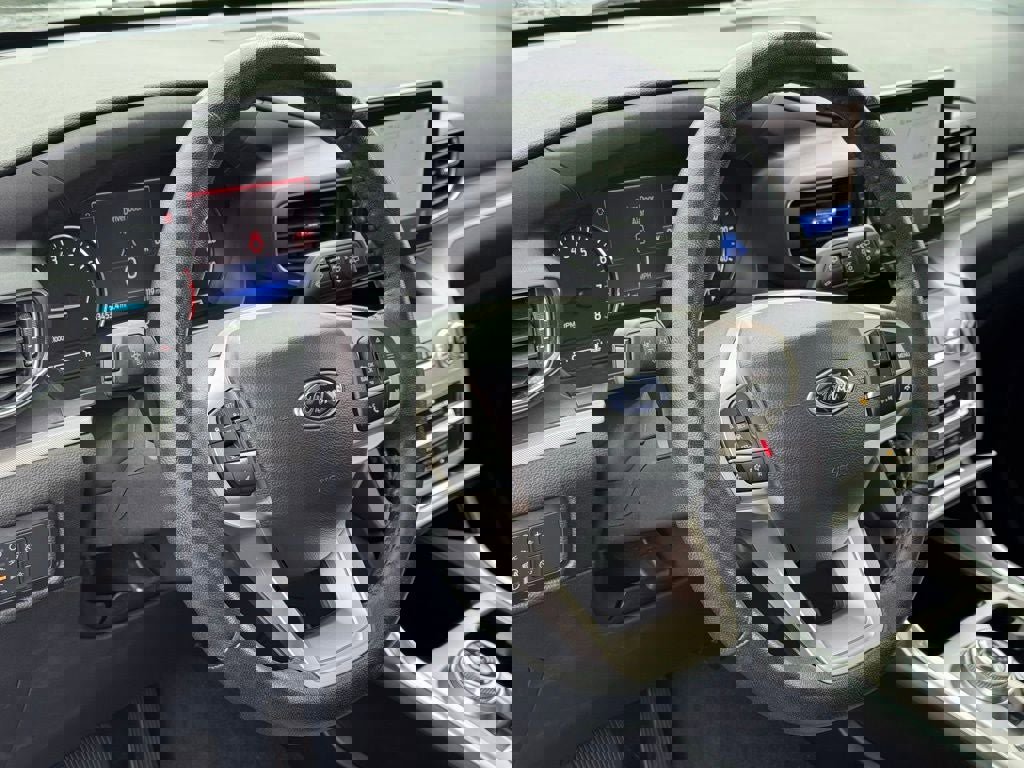 Certified 2022 Ford Explorer XLT w/ Equipment Group 202A image 25