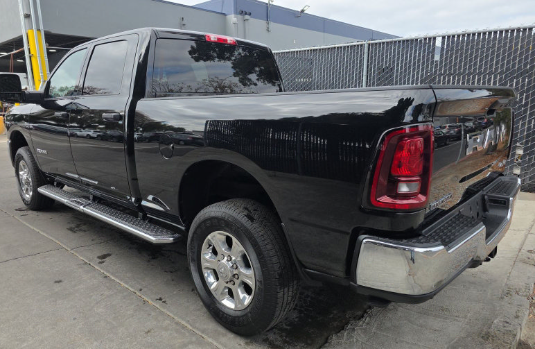 Used 2026 RAM 2500 Big Horn AWD/4WD image 3