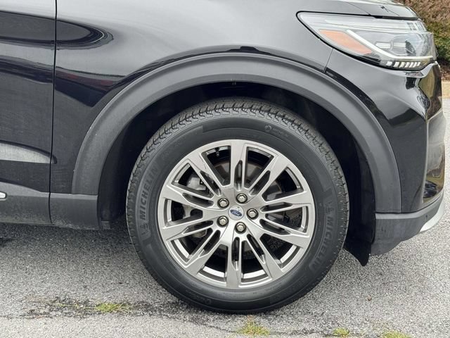 Certified 2026 Ford Explorer Platinum AWD/4WD image 9