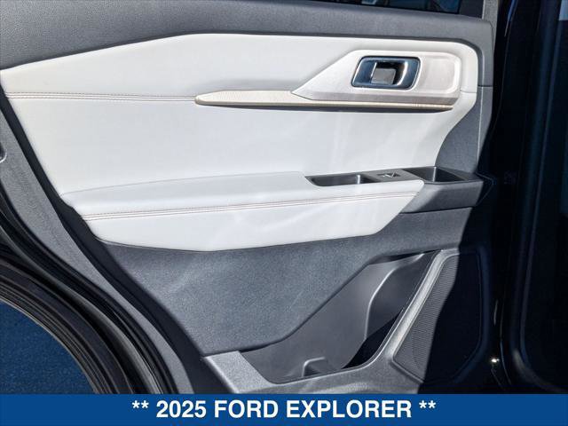 Certified 2025 Ford Explorer Active w/ Active Comfort Package image 20