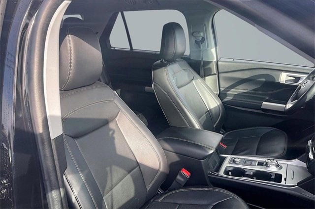 Certified 2022 Ford Explorer Limited w/ Hybrid Equipment Group 310A image 9