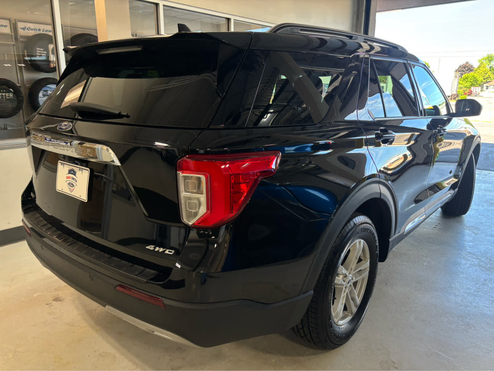 Certified 2023 Ford Explorer XLT w/ Equipment Group 202A AWD/4WD image 8