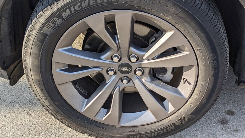 Certified 2022 Ford Explorer XLT w/ Equipment Group 202A image 10