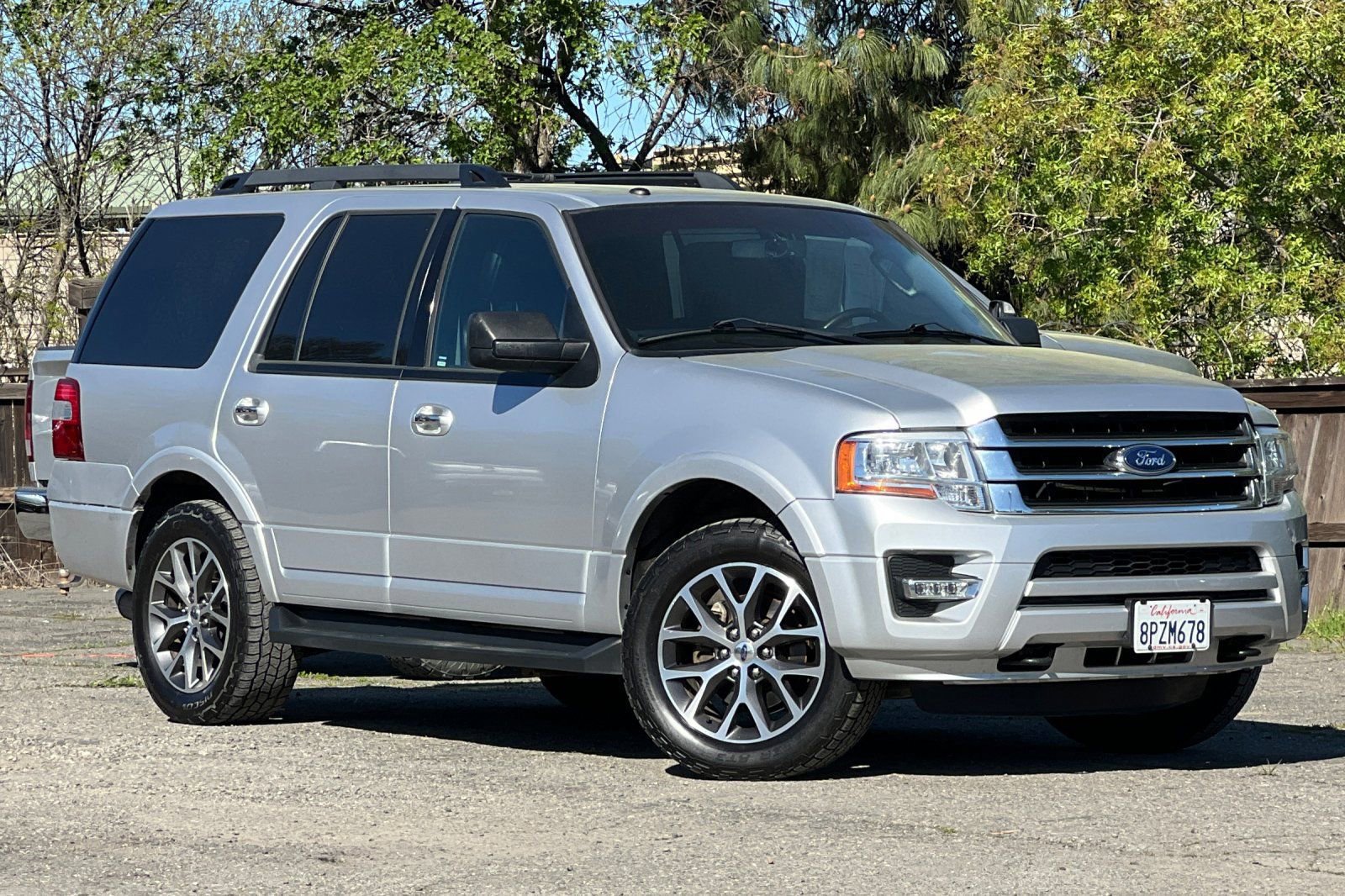 Certified 2017 Ford Expedition XLT w/ Equipment Group 201A image 8