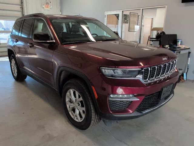 Used 2023 Jeep Grand Cherokee Limited image 7