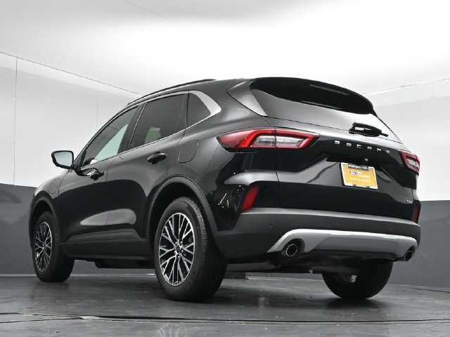 Certified 2026 Ford Escape SE w/ PHEV Premium Package FWD image 42