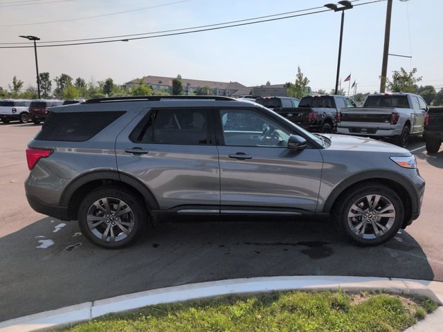 Certified 2023 Ford Explorer XLT w/ Equipment Group 202A AWD/4WD image 6