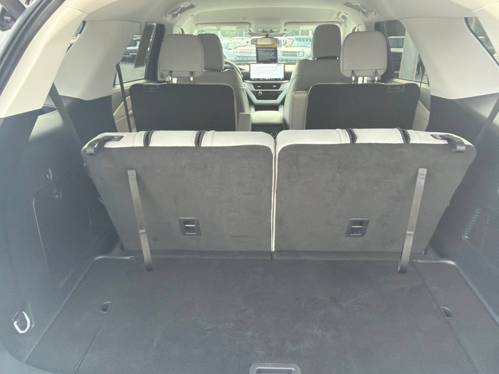 Certified 2025 Ford Explorer Active w/ Active Comfort Package RWD image 11
