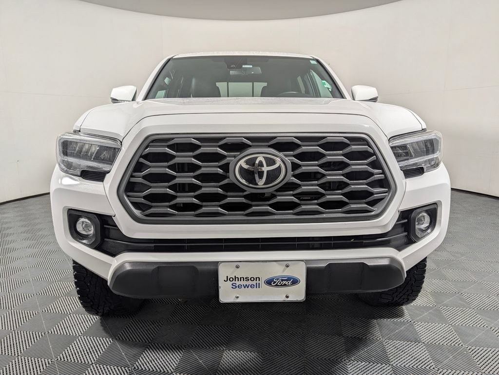 Used 2020 Toyota Tacoma TRD Off-Road w/ Technology Package RWD image 3